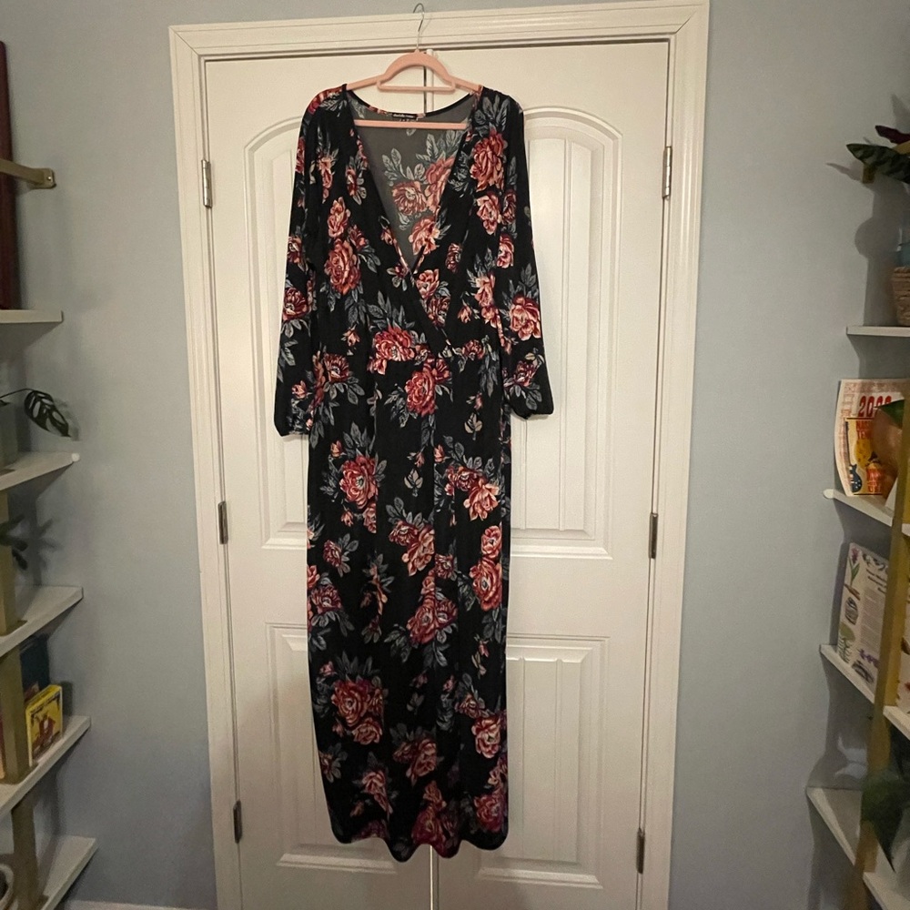 Charlotte Russe 3X Black/Red Floral Floor Length Dress (cut out on sleeves)